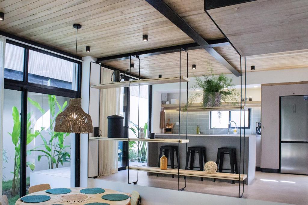 Kuchyň nebo kuchyňský kout v ubytování D'Palm Villas