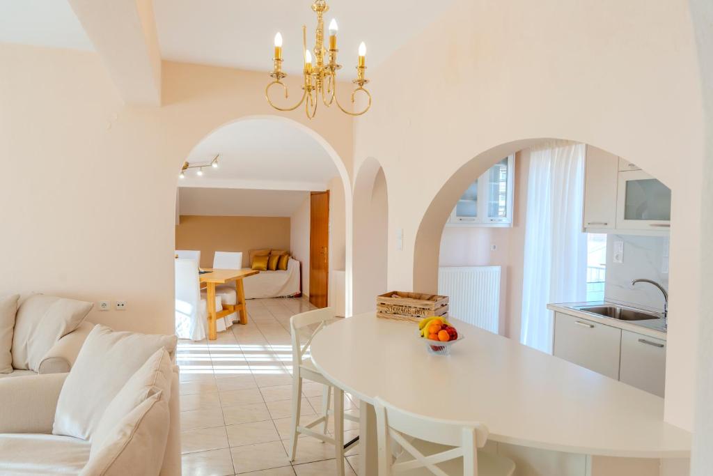 Georgina's Meteora Loft Apartment - 15