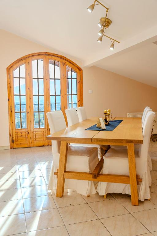 Georgina's Meteora Loft Apartment - 5