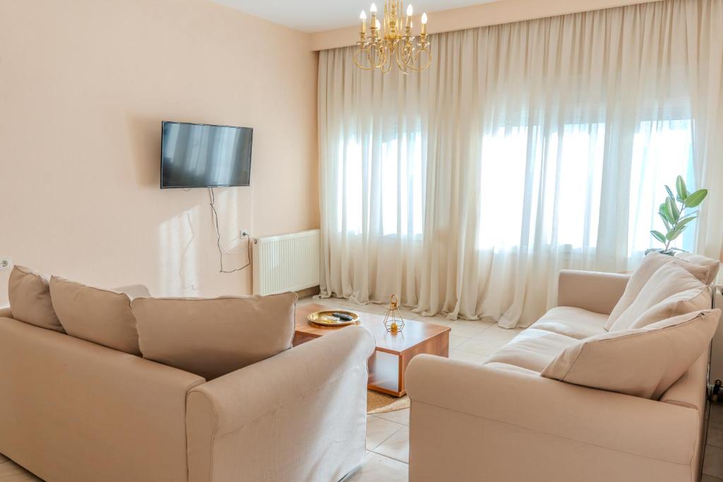 Georgina's Meteora Loft Apartment - 4