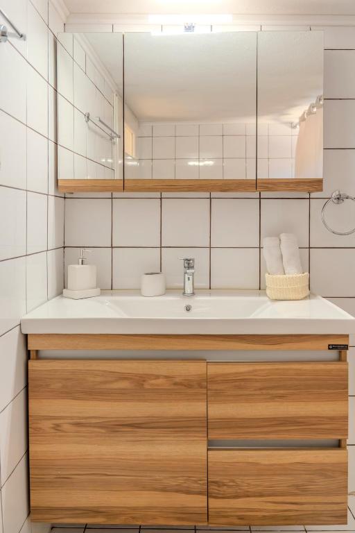 Georgina's Meteora Loft Apartment - 12