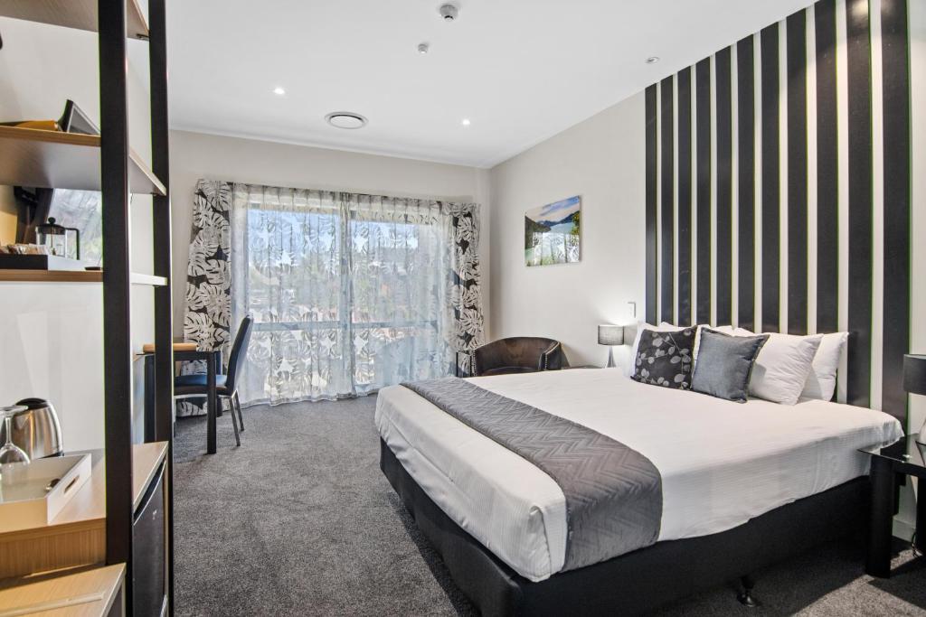 
Queen Room with Balcony
