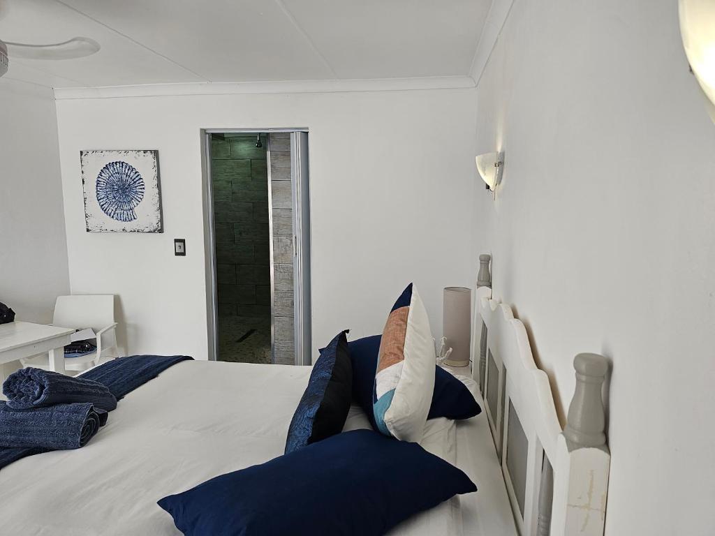 The Haven: Make our Home your Home - Rala De Reina Estándar