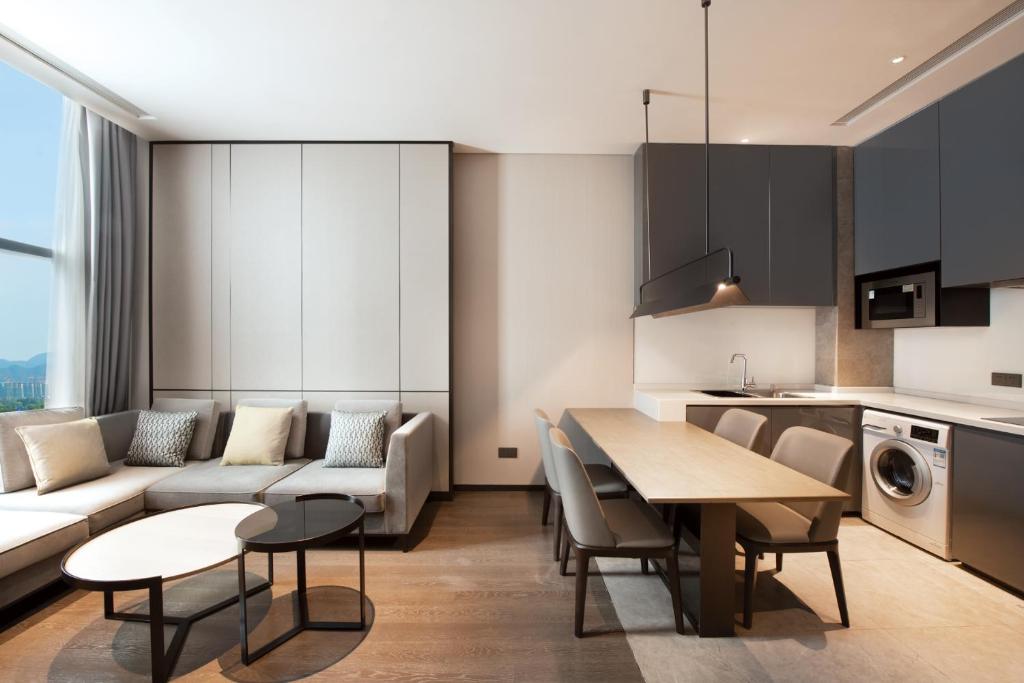 Crowne Plaza Hangzhou Science City, an IHG Hotel - Premium King Room With Living Area