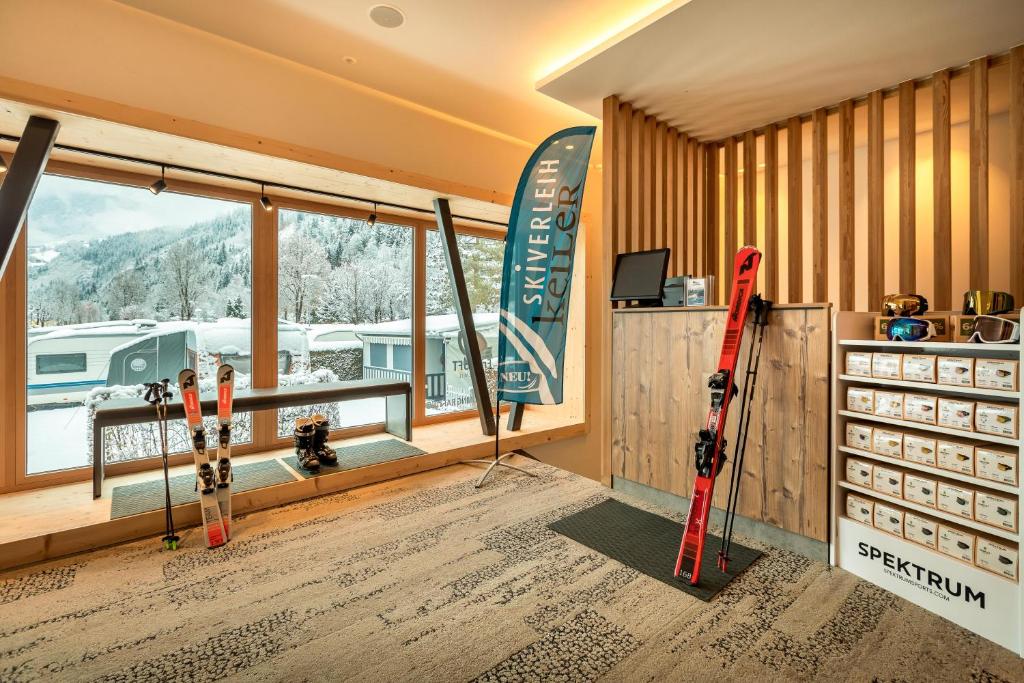 Fotografia z galérie ubytovania Chalet - Direkt am 5 Sterne Campingplatz Aufenfeld im Zillertal mit Hallenbad und Sauna v destinácii Aschau