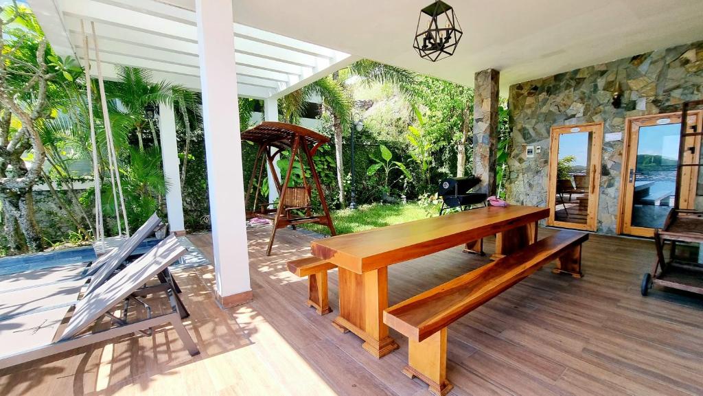 đặt villa Nha Trang có BBQ