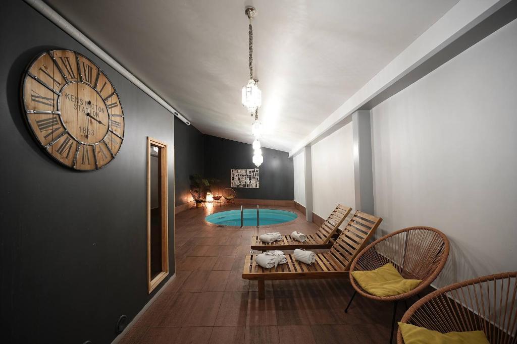 Bazén v ubytování Hotel Navalis, Klaipėda nebo v jeho okolí