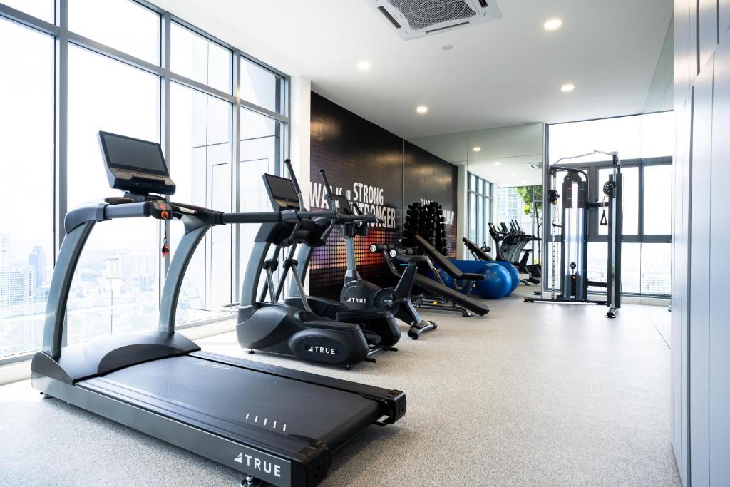 Fitness centrum a/nebo fitness zařízení v ubytování Royce KLCC Kuala Lumpur City Centre by Dormeo Destinations