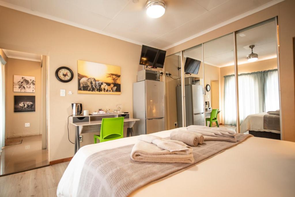 Meadowbrook Guesthouse - Habitación Doble Con Baño Privado