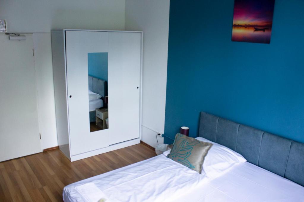 Postel nebo postele na pokoji v ubytování Metropol Hostel Berlin