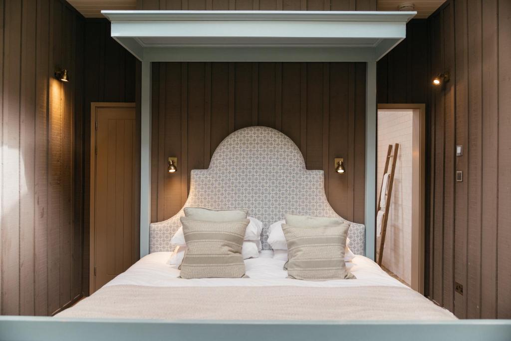 Retreat East - Holiday Home
