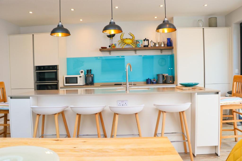 Køkken eller tekøkken på Stylish townhouse in Padstow