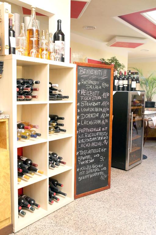 Nápoje v ubytování Eiscafe-Pizzeria-Hotel Rialto