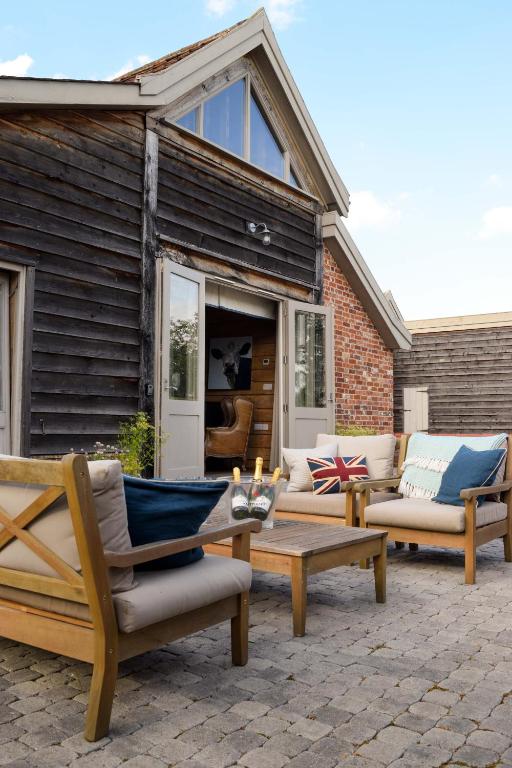 Retreat East - 