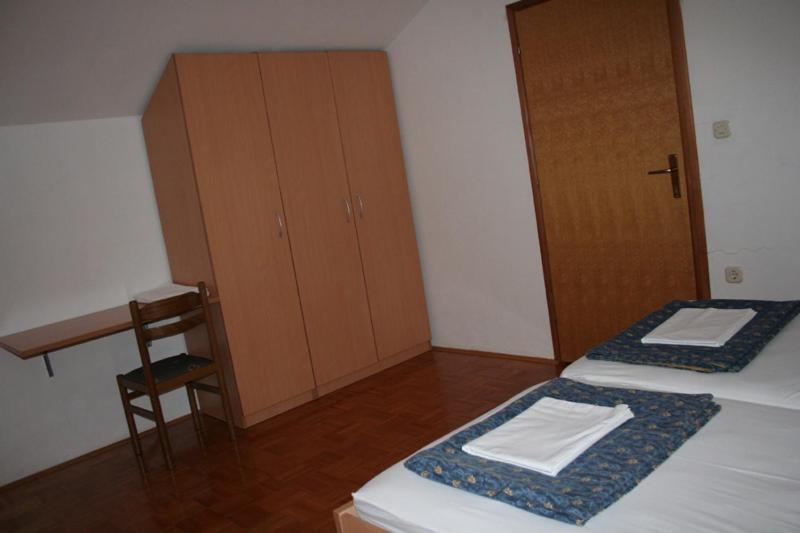 Guesthouse Jelić - Triplo Stanza Di Base Con Bagno In Comune