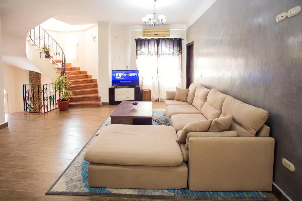 Posezení v ubytování Luxury Royal Blue Family Villa 8pers private pool