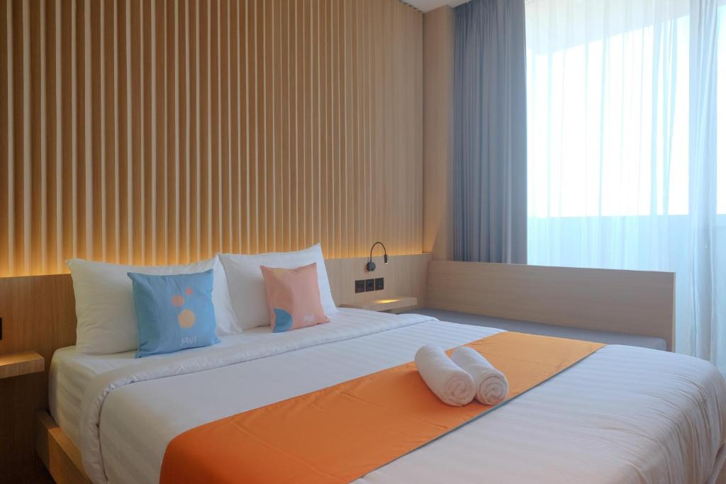 Sans Hotel RG Living Jogja by RedDoorz - Habitación Doble Superior