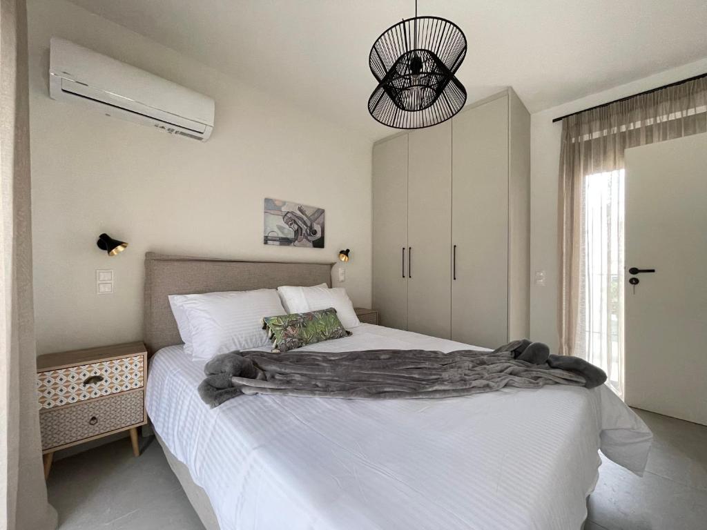 Athenean Gem near Athens Metro Mall - 6