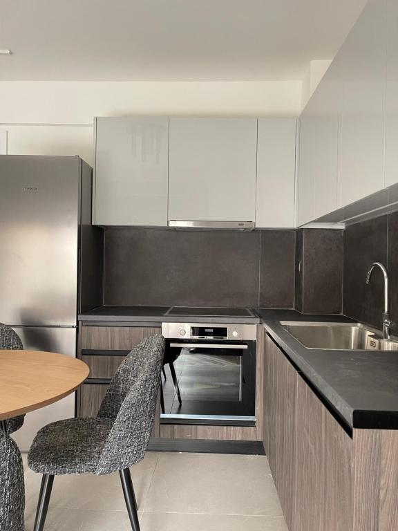 Athenean Gem near Athens Metro Mall - 5