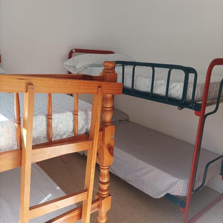 El Albergue Cirat - Habitación Compartida Mixta De 4 Camas