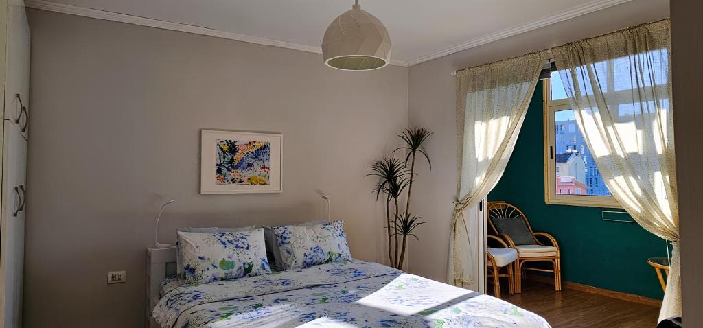Nuçi's Place 2, entire sunny apartment with balcony - Image 2