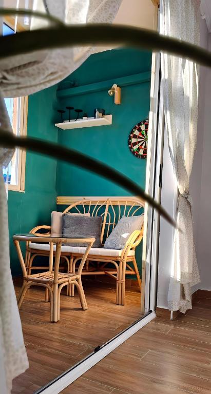Nuçi's Place 2, entire sunny apartment with balcony - Image 4