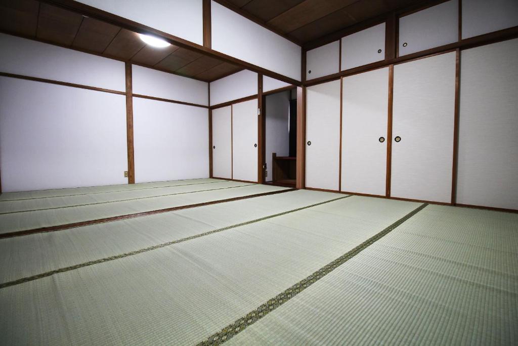 Fotografie z fotogalerie ubytování JR福井駅東口から徒歩7分(550m)。一棟貸切民泊トリプレッツ v destinaci Fukui