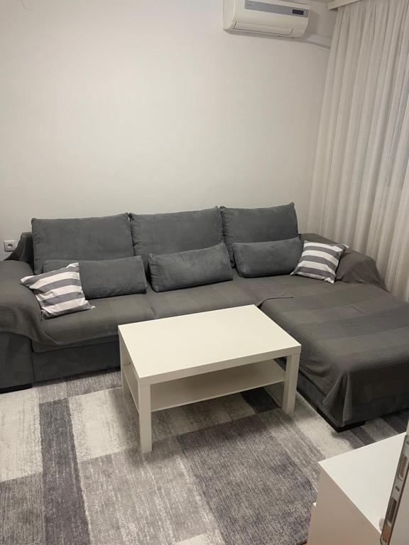A seating area at Apartman IN
