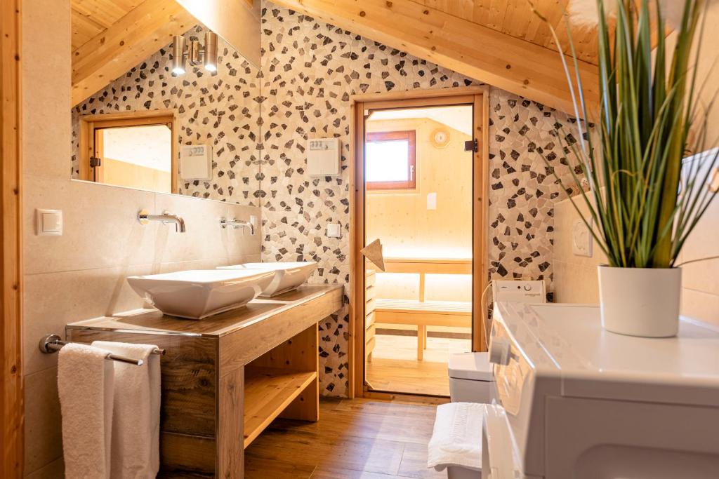Alpendorf Dachstein West by ALPS RESORTS - Four-Bedroom Holiday Home