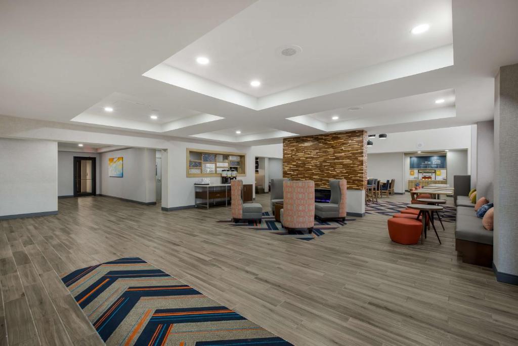 Posezení v ubytování Hampton Inn Linden