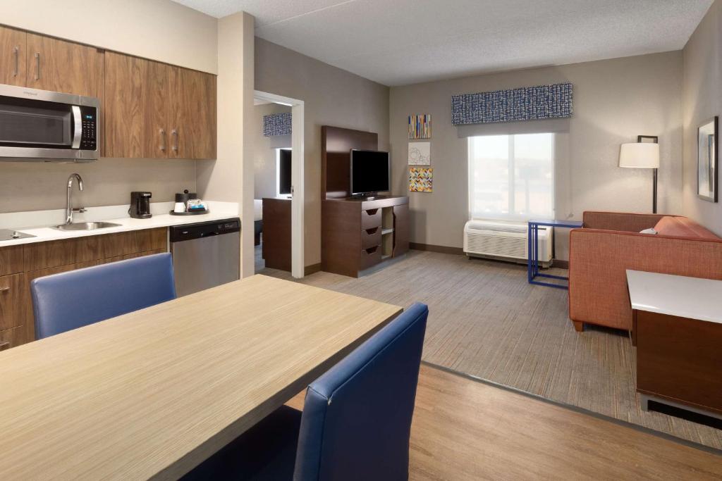 Hampton Inn & Suites Scottsburg - Suite Roi D'une Chambre Avec Cuisine