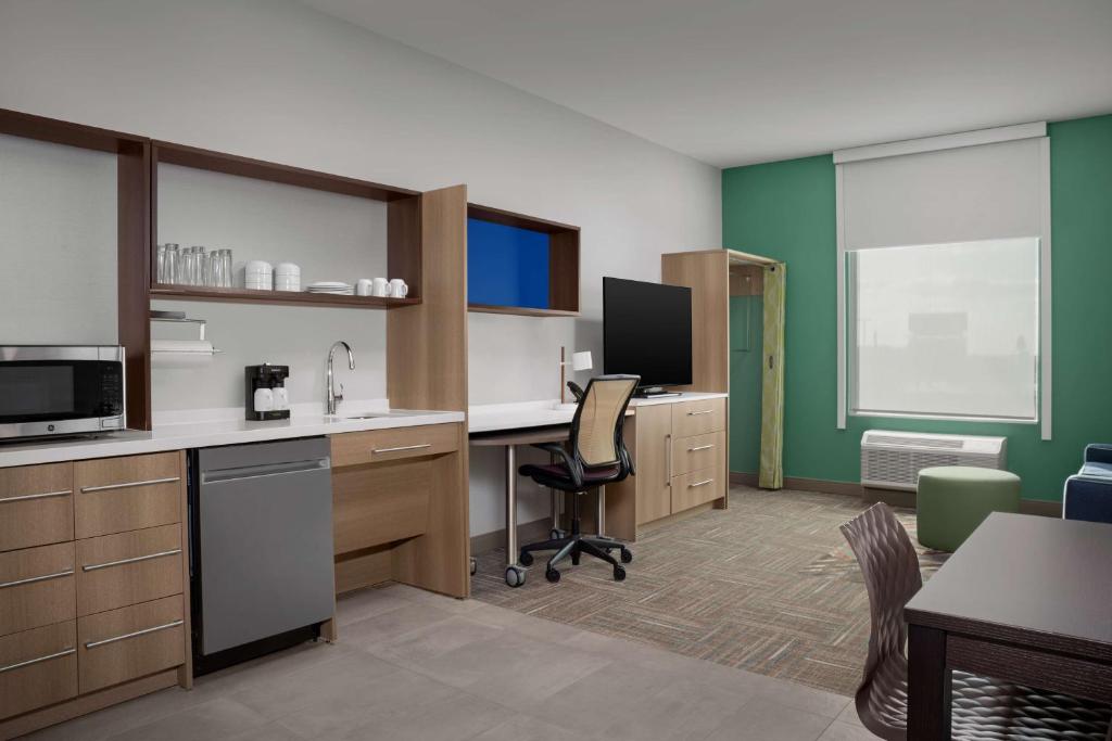 Kuchyň nebo kuchyňský kout v ubytování Home2 Suites By Hilton Cullman