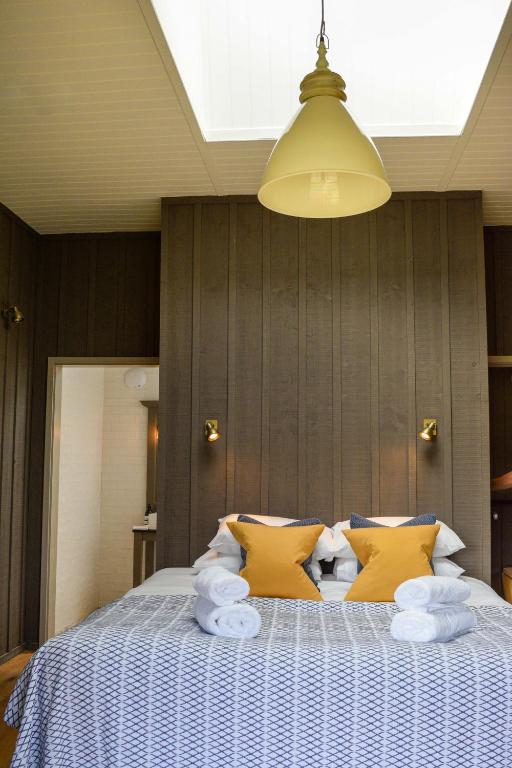 Retreat East - 