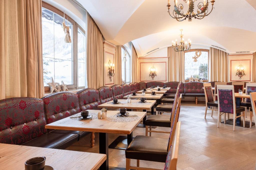 Restaurace v ubytování Hotel Bergjuwel