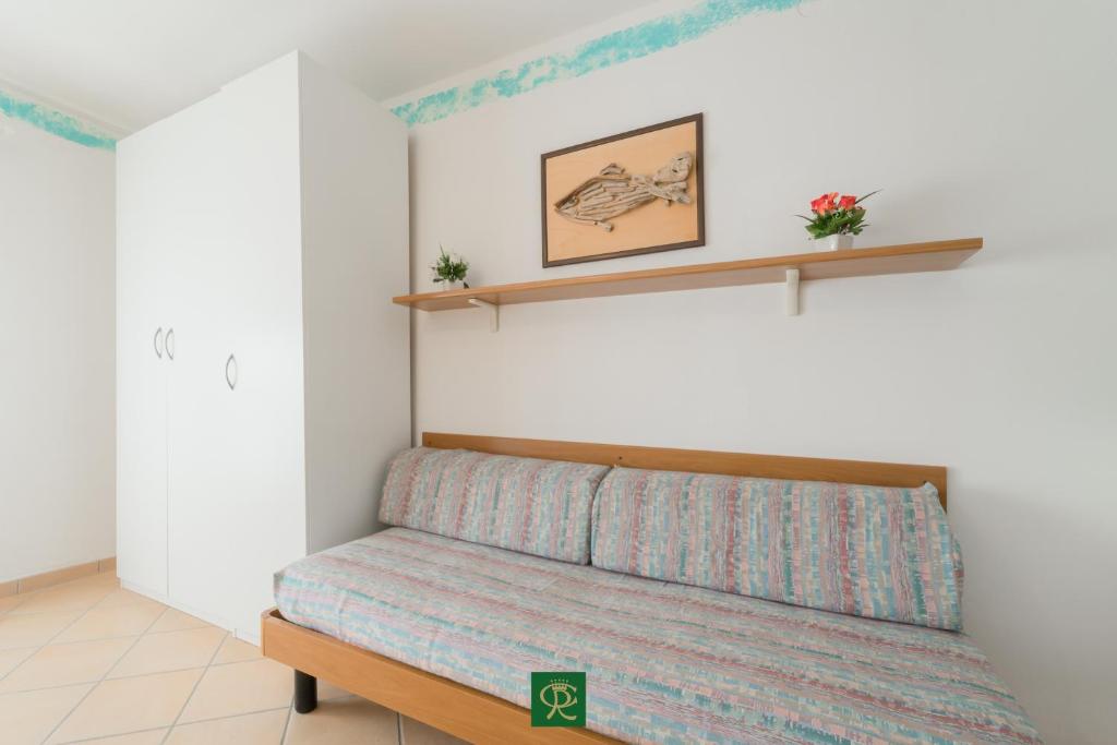 A seating area at Residence Baia di Norsi