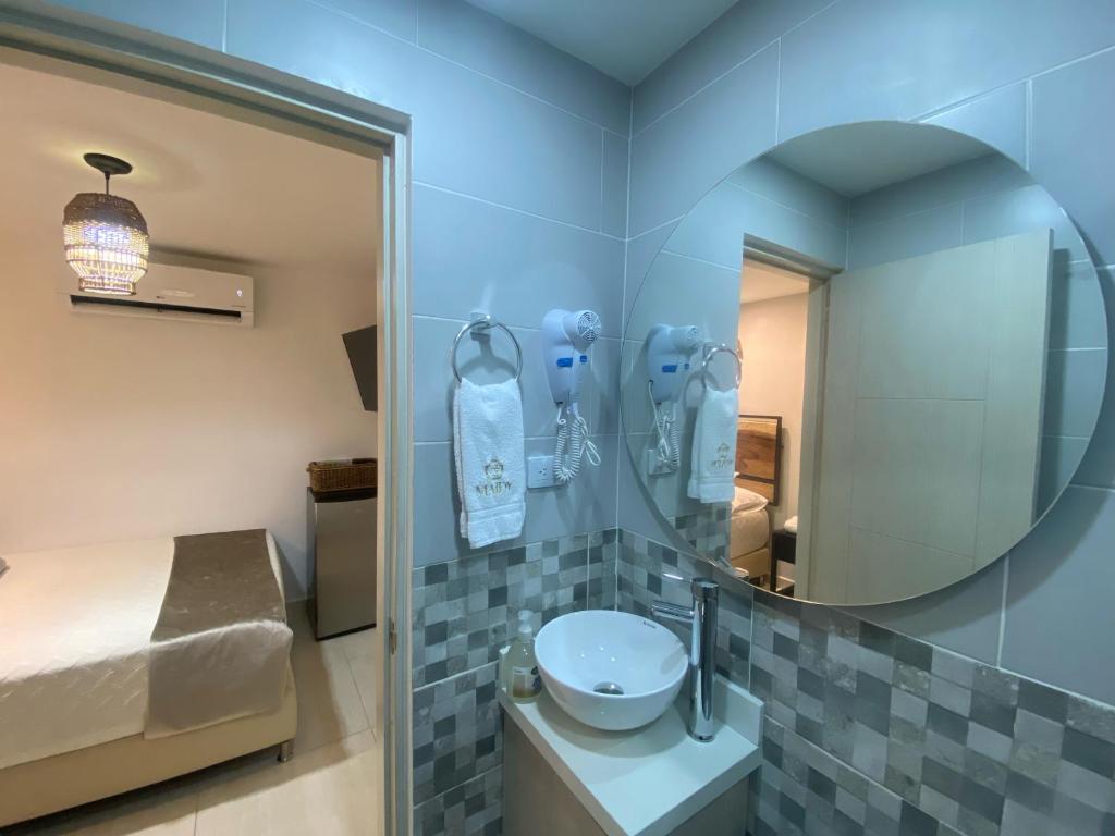 Koupelna v ubytování Maidy Luxury Hotel