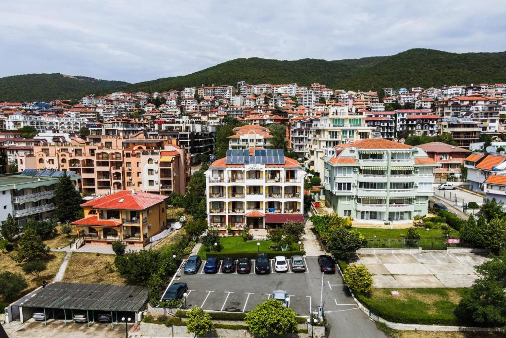 Nespecifikovaný výhled na hory nebo výhled na hory při pohledu z hotelu