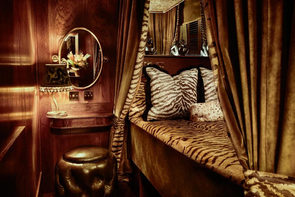 House of Gods Glasgow - Resim 15