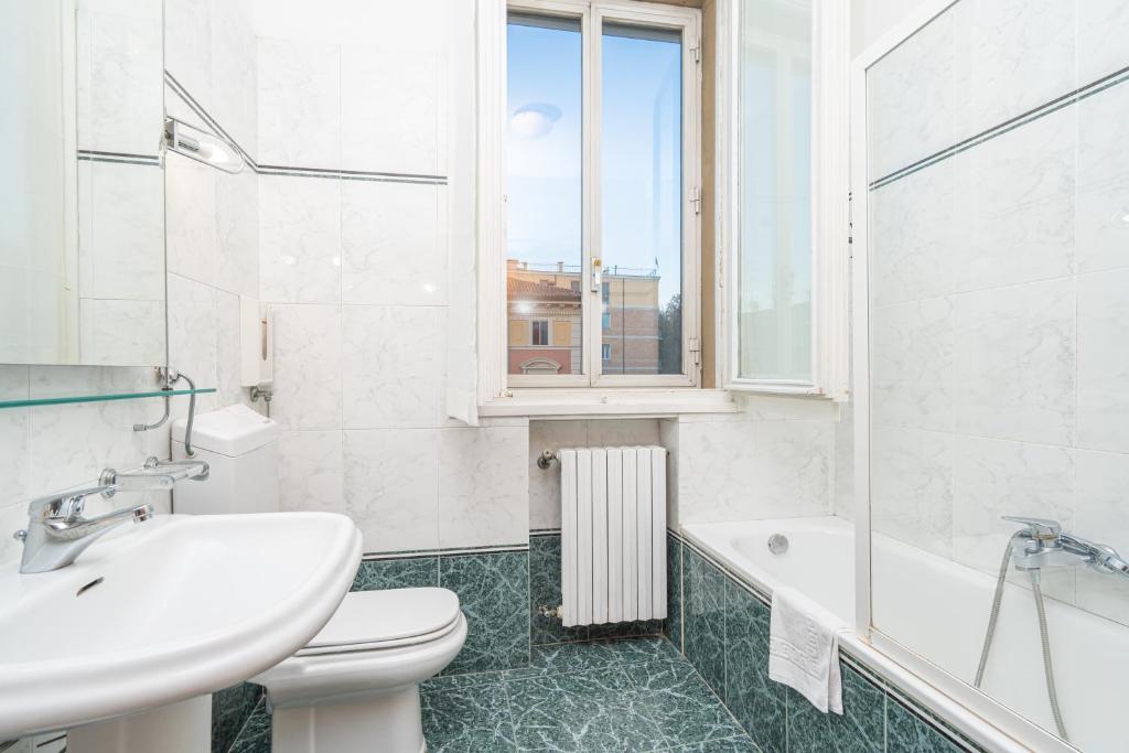 Koupelna v ubytování Hotel Donatello