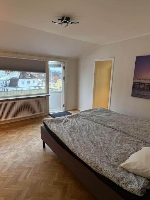 Postel nebo postele na pokoji v ubytování Härligt stort boende i perfekt läge