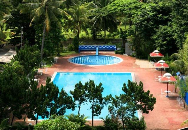 Bazén v ubytování Hotel Sahid Bandar Lampung nebo v jeho okolí
