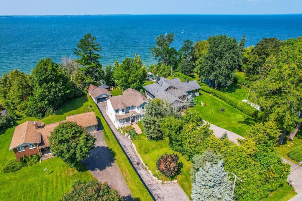 Waterfront 4BR Cottage Boat Deck and BBQ, Beaverton (updated prices 2024)