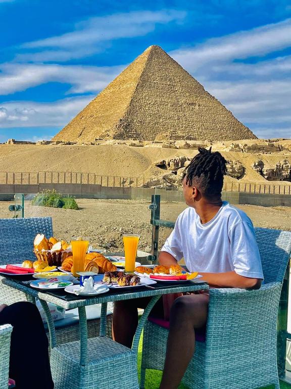 White House Pyramids view photo