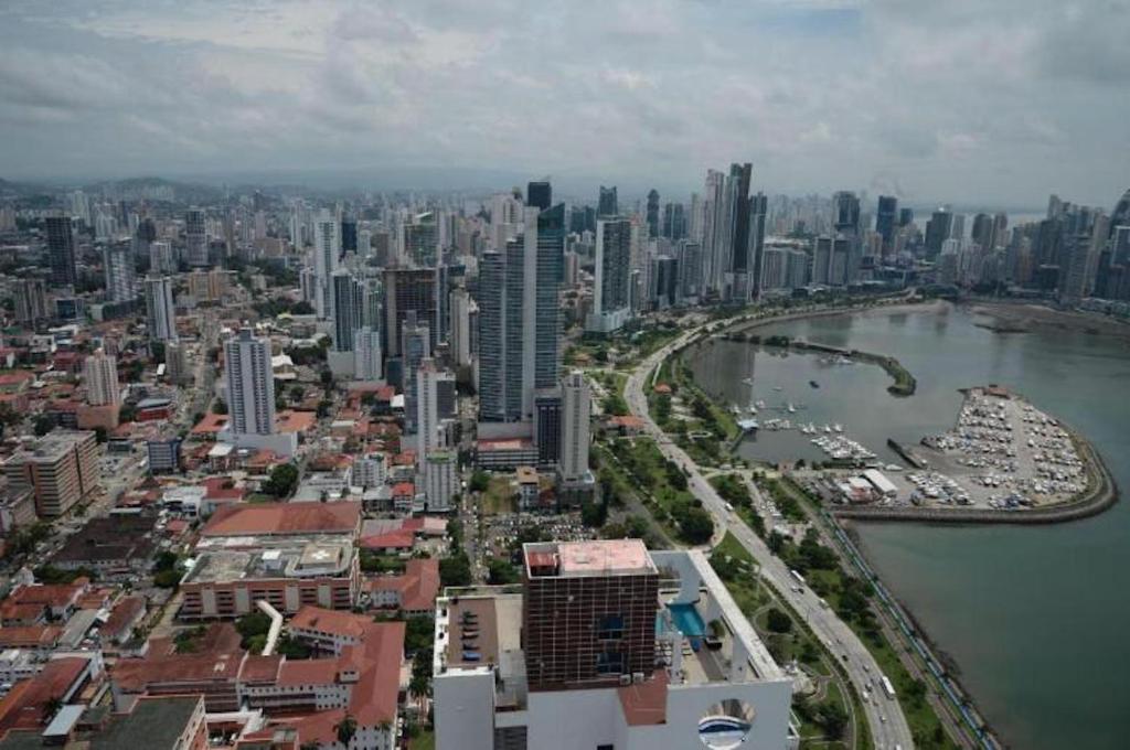 Uma vista geral de Cidade do Panamá ou a vista da cidade a partir do hotel