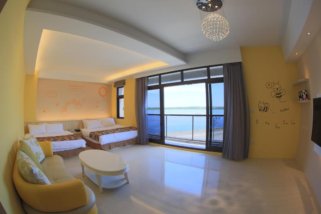 Postel nebo postele na pokoji v ubytování Luck Bay B&B