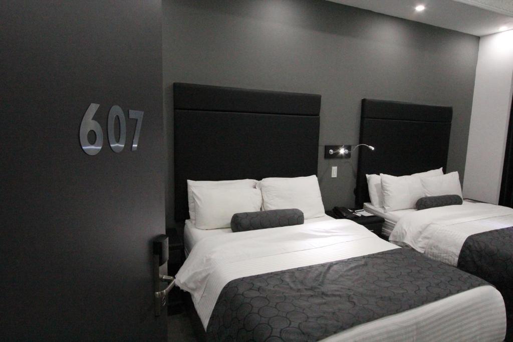Hotel San Fernando Real - Deluxe Double Room With Two Double Beds