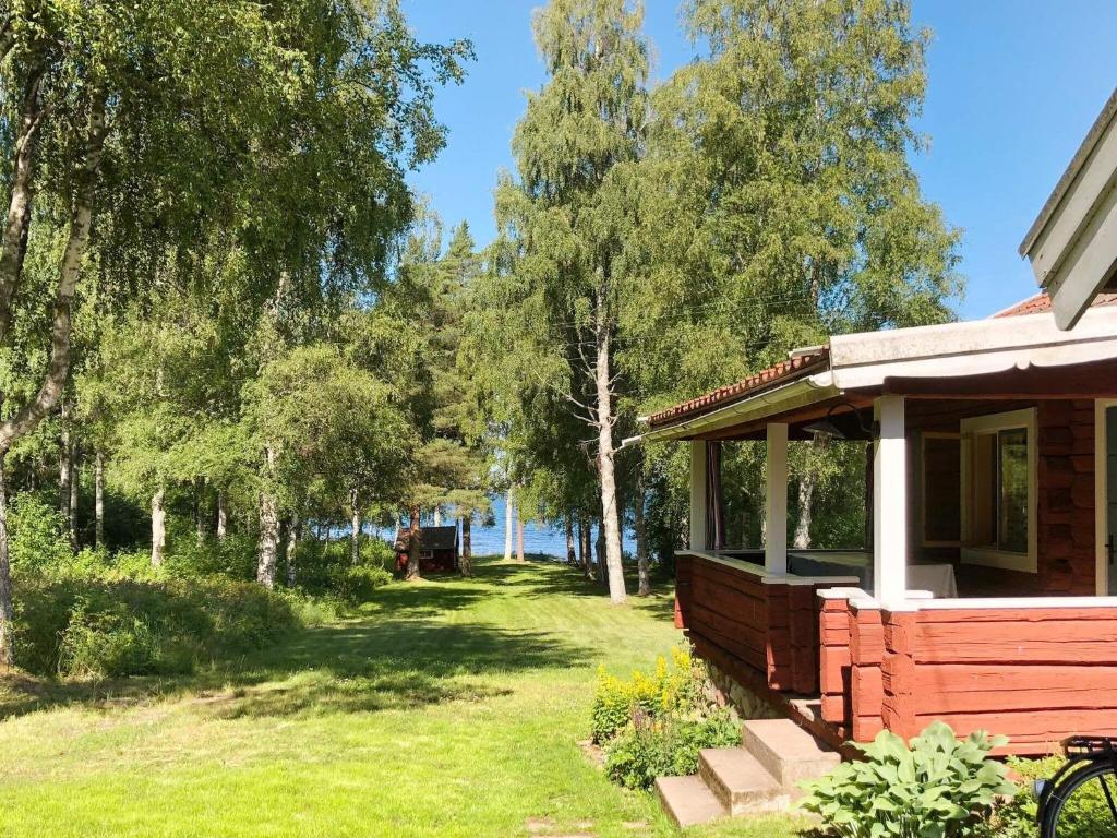 Zahrada ubytování 6 person holiday home in RÄTTVIK-By Traum