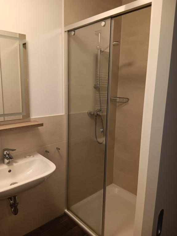 Mühlengasthof Landesbergen - Twin Room With Bathroom