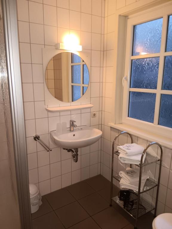Mühlengasthof Landesbergen - Double Room With Private Bathroom