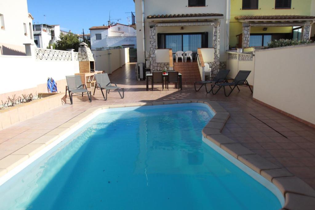 Bazén v ubytování CASA PUIG, Piscina Privada ,Aire Acondicionado Free nebo v jeho okolí